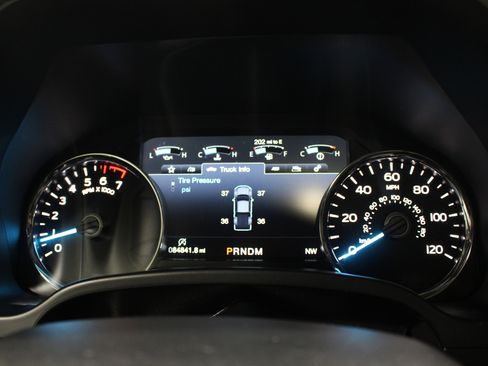 Used 2019 Ford F150 Lariat w/ Equipment Group 502A Luxury AWD/4WD image 13