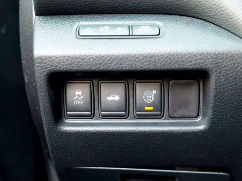 Used 2015 Nissan Altima 2.5 SV w/ Convenience Package image 44