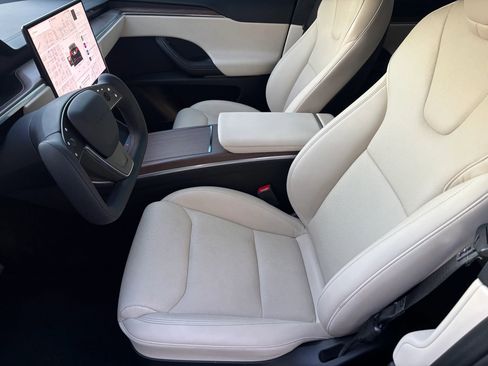 Used 2023 Tesla Model X AWD/4WD image 11