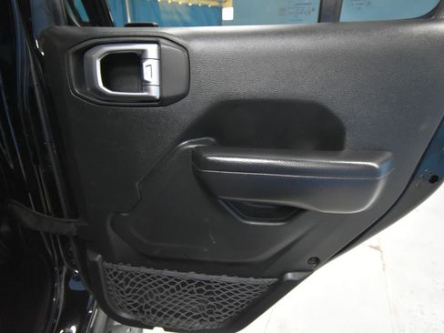 Used 2019 Jeep Wrangler Unlimited Sport S image 23