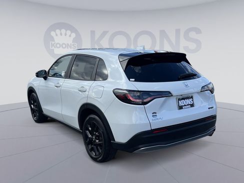 Used 2023 Honda HR-V Sport image 4