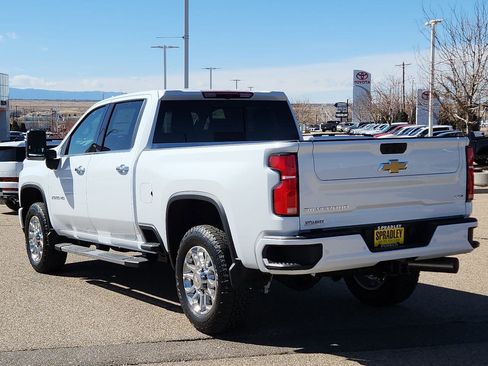 Used 2024 Chevrolet Silverado 2500 LTZ w/ LTZ Plus Package image 3