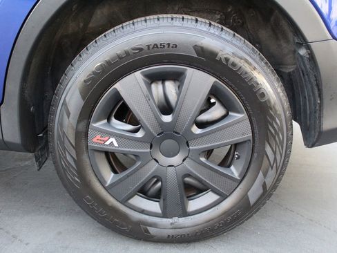 Used 2015 Toyota RAV4 LE FWD image 32