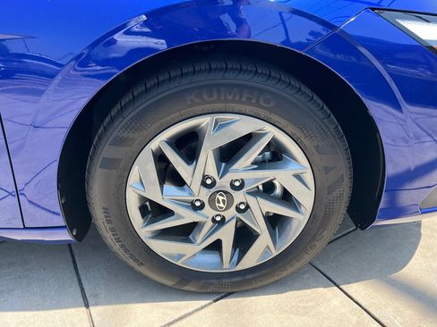 Used 2024 Hyundai Elantra SEL FWD image 5