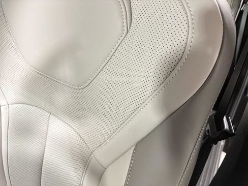 Certified 2026 INFINITI QX60 Luxe w/ Family Package image 16