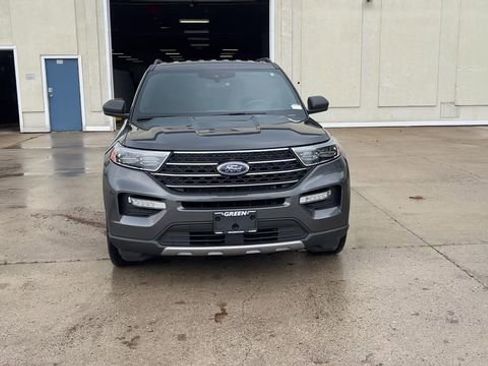 Used 2020 Ford Explorer XLT w/ Equipment Group 202A AWD/4WD image 3
