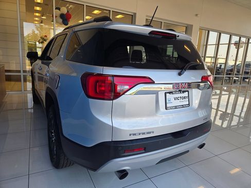 Used 2019 GMC Acadia SLT w/ LPO, Floor Liner Package FWD image 8