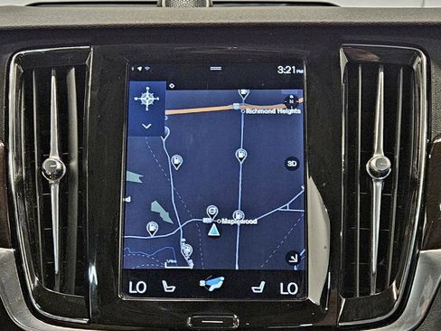 Used 2017 Volvo S90 T6 Momentum w/ Climate Package image 20