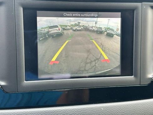 Used 2019 Chrysler Pacifica Touring Plus w/ S Appearance Package FWD image 22
