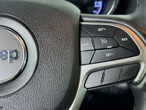 Used 2018 Jeep Grand Cherokee Limited image 14