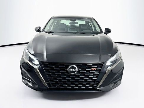 Used 2024 Nissan Altima 2.5 SR FWD image 2