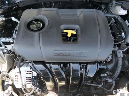 Used 2023 Kia Forte LXS w/ LXS Technology Package FWD image 28