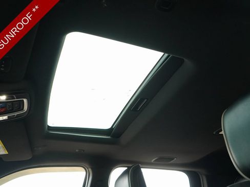 Used 2022 RAM 2500 Laramie AWD/4WD image 13