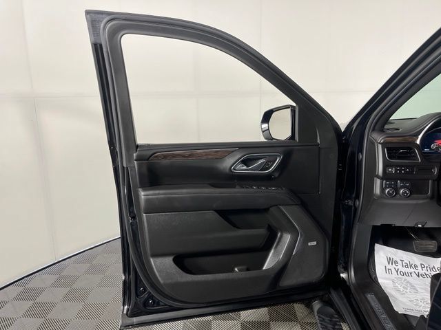 Used 2023 Chevrolet Suburban Z71 AWD/4WD image 15