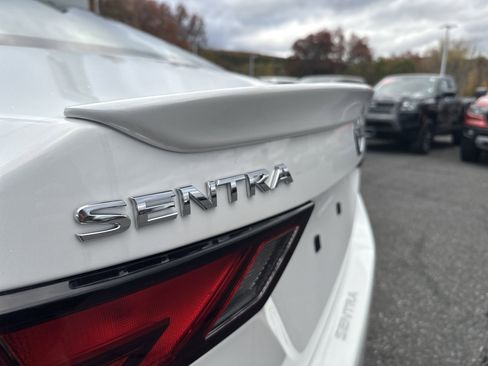 New 2025 Nissan Sentra SR w/ Trunk Package image 30