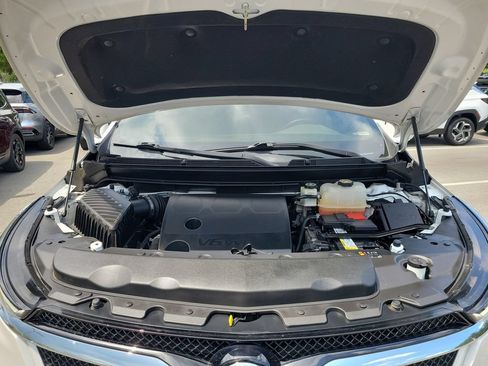 Used 2022 Buick Enclave Essence w/ Experience Buick Package FWD image 9
