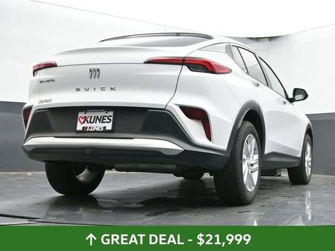 Used 2025 Buick Envista Preferred image 50