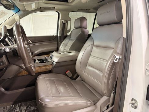 Used 2019 GMC Yukon XL Denali w/ Denali Ultimate Package AWD/4WD image 11