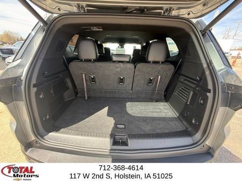 Used 2025 Buick Enclave Preferred AWD/4WD image 13