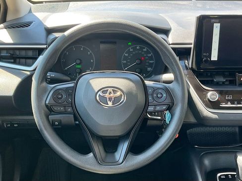 Used 2025 Toyota Corolla LE FWD image 11