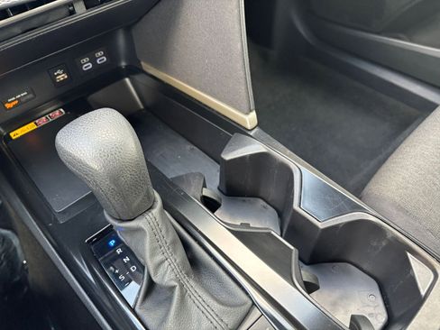 Used 2025 Toyota Camry LE image 36