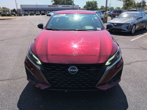 Used 2023 Nissan Altima 2.5 SR FWD image 2