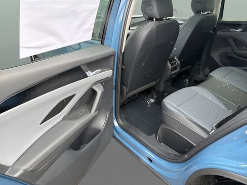 New 2026 Volkswagen Tiguan SE AWD/4WD image 24
