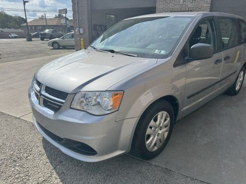 Used 2016 Dodge Grand Caravan American Value Package w/ UConnect Hands-Free Group FWD image 7