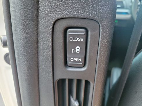 Used 2025 Honda Odyssey Elite image 17