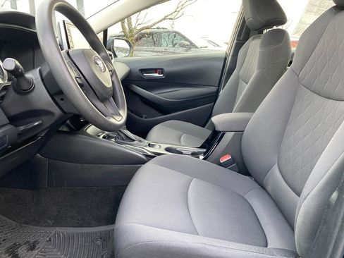 Used 2021 Toyota Corolla LE image 19