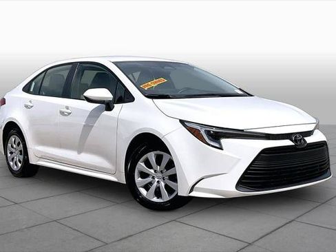 Certified 2026 Toyota Corolla LE FWD image 3