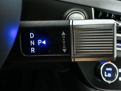 New 2025 Hyundai Sonata Limited FWD image 18