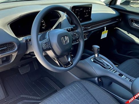 New 2026 Honda HR-V LX image 8
