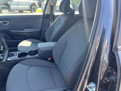 Used 2025 Kia K4 FWD image 11
