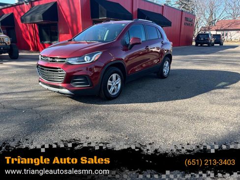 Used 2021 Chevrolet Trax LT w/ LT Convenience Package image 1