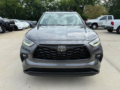 Used 2020 Toyota Highlander Limited AWD/4WD image 2