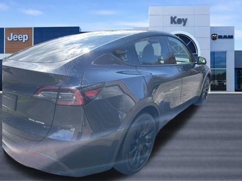 Used 2024 Tesla Model Y Long Range AWD/4WD image 5