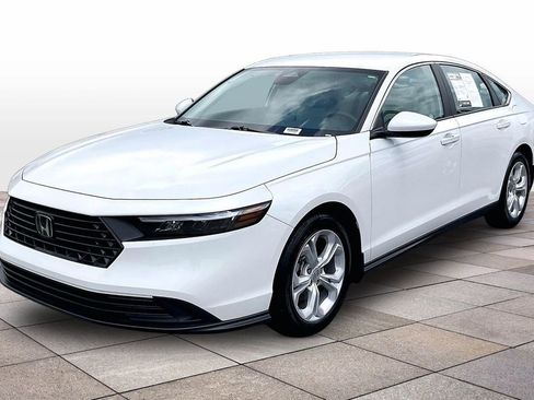 Used 2025 Honda Accord LX image 11