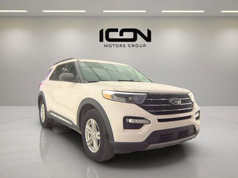 Used 2023 Ford Explorer XLT w/ Equipment Group 202A image 5