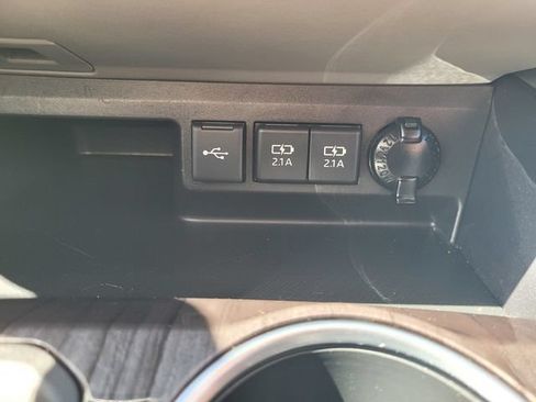 Used 2021 Toyota Highlander Platinum AWD/4WD image 26