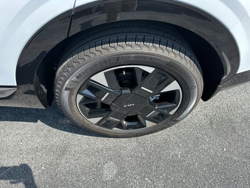 New 2026 Kia Sportage SX AWD/4WD image 9