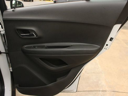 Used 2016 Chevrolet Trax LS w/ LPO, Protection Package FWD image 14