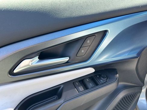New 2026 Chevrolet Equinox EV LT w/ LPO, Blackout Package FWD image 11