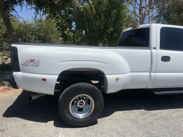 Used 2006 GMC Sierra 3500 SLT w/ Heavy-Duty Power Package AWD/4WD image 12