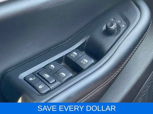 Used 2023 Jeep Grand Cherokee L Limited AWD/4WD image 18