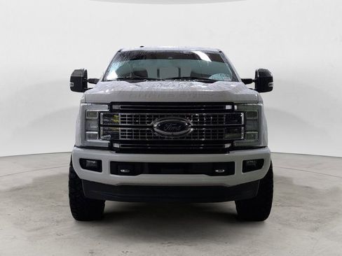 Used 2017 Ford F250 Platinum w/ Platinum Ultimate Package image 8