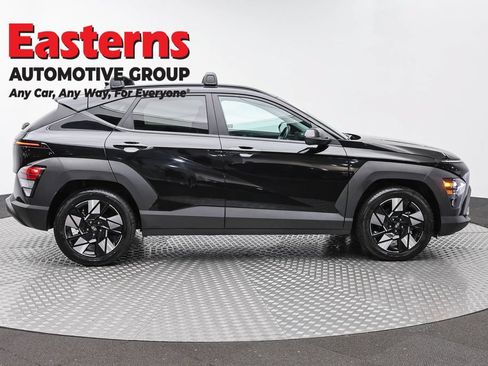 Used 2024 Hyundai Kona SEL w/ Convenience Package FWD image 4