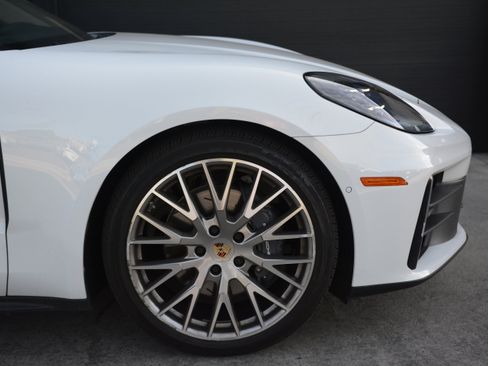 Certified 2024 Porsche Panamera 4 AWD/4WD image 11