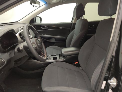 Used 2017 Kia Sorento AWD image 17