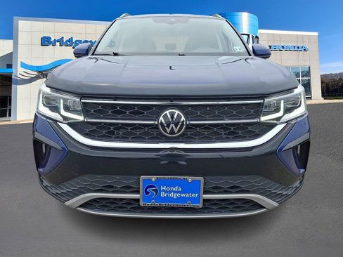 Used 2022 Volkswagen Taos SEL AWD/4WD image 2